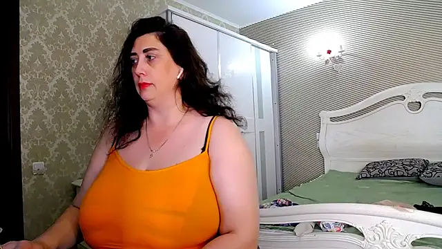 Evelyn_Shy