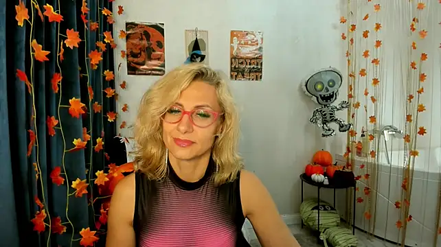MuseOfStage live cam on StripChat