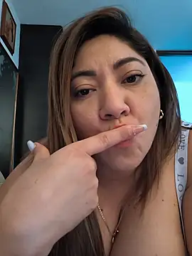 kendra_fire (F milf) - Show suck boobs