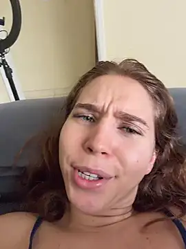 Aneruivinhaa live cam on StripChat