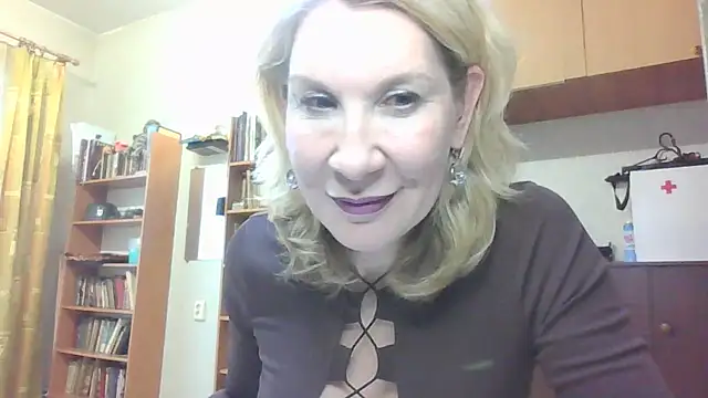 Melavique live cam on StripChat