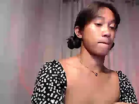 taylaxuxu live cam on StripChat