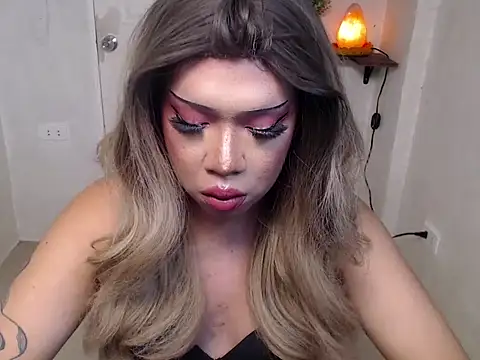 LasciviousDelilah live cam on StripChat
