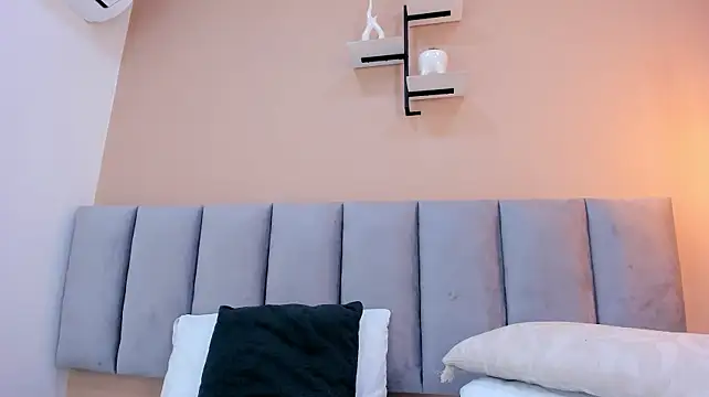 mayaevansmg live cam on StripChat