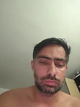 andreiiiii2025 live cam on StripChat