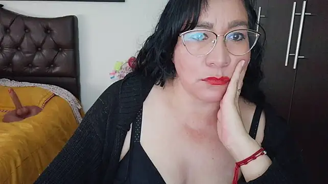 Grace_mature_milf