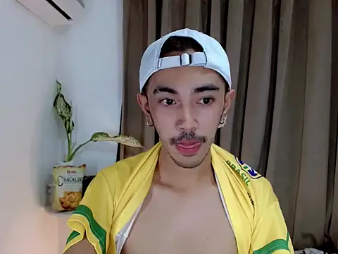 crocodale live cam on StripChat