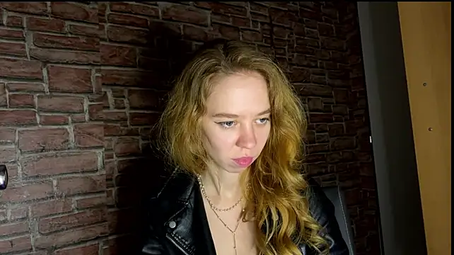 ElizaStorm live cam on StripChat