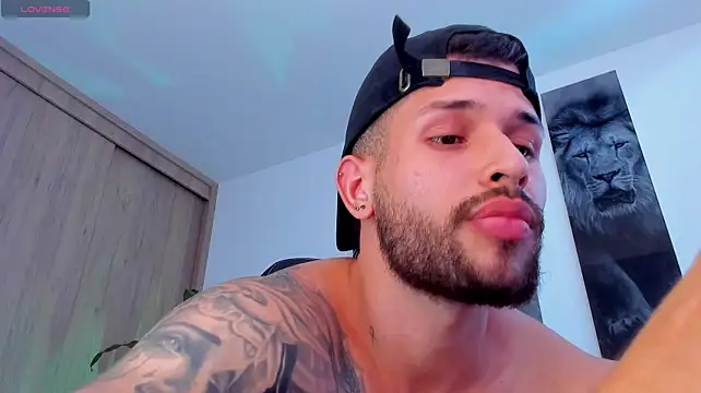 Santos_ramirez1 live cam on StripChat