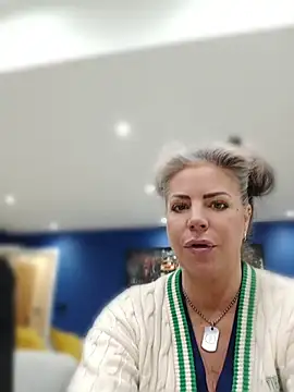 Cindy_75-x-x live cam on StripChat