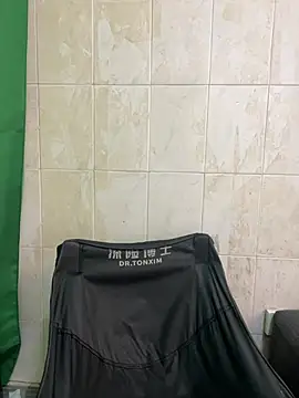 DDD_17 live cam on StripChat