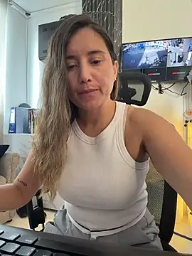Angela_smile webcam