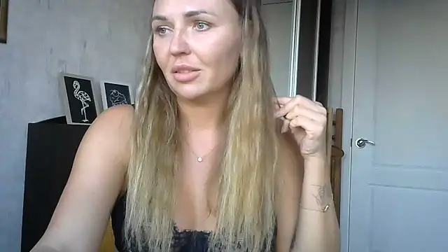 AngelinaLove28 butt plug adult cam