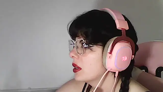 Owly_bloom webcam