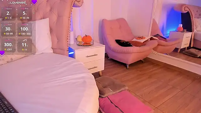 JuicyKendra_