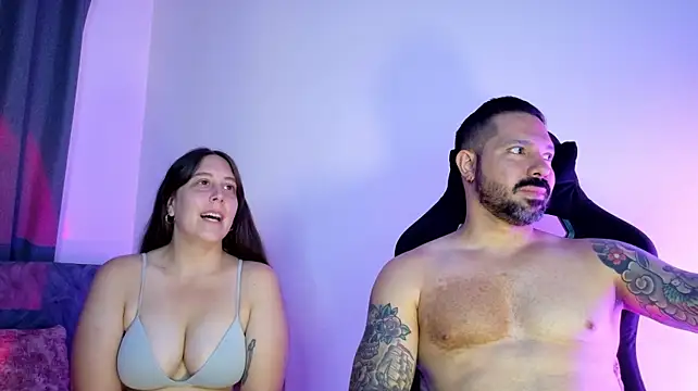 FreeLoveCouple live cam on StripChat