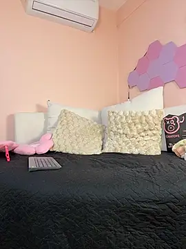 Rosie_Carter live cam on StripChat