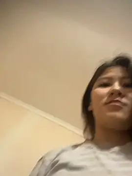 Riz_girl live cam on StripChat
