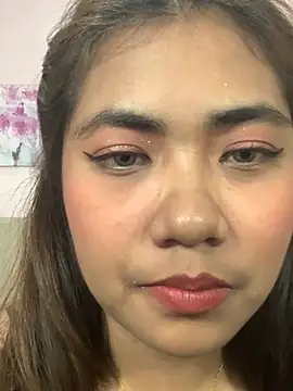 YaraSmith live cam on StripChat