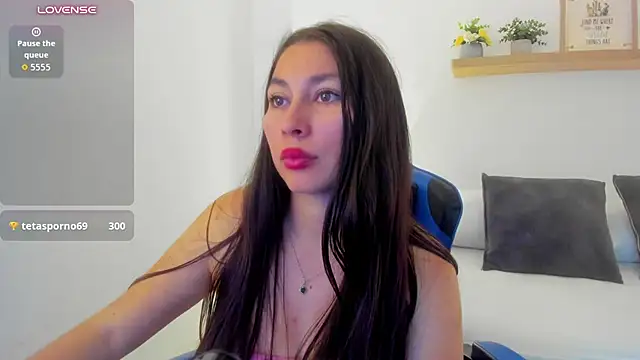 bella_99_ live cam on StripChat