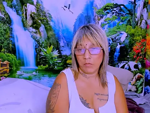 indianroxy live cam on StripChat
