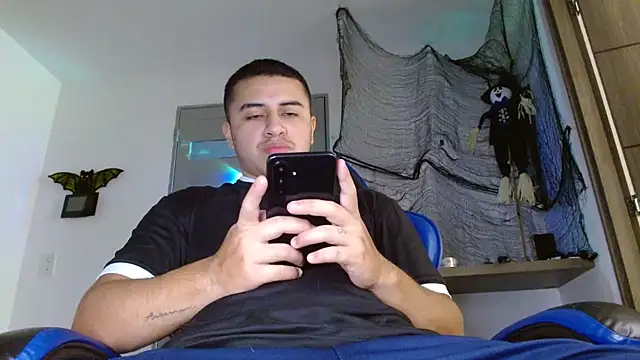 Iker（SexyBoy-Bigclit）