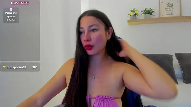 bella_99_ live cam on StripChat
