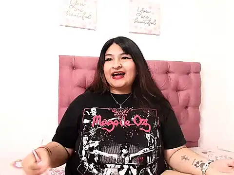 LauraHorny69