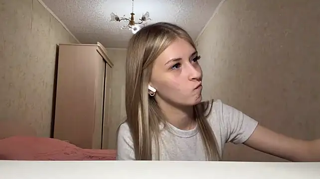 IrmgardCouden webcam