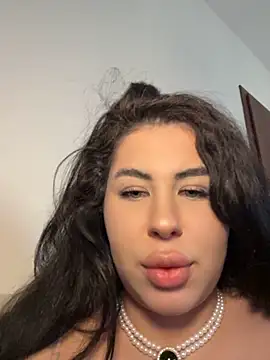 DaianaKimberly Live Webcam on Stripchat