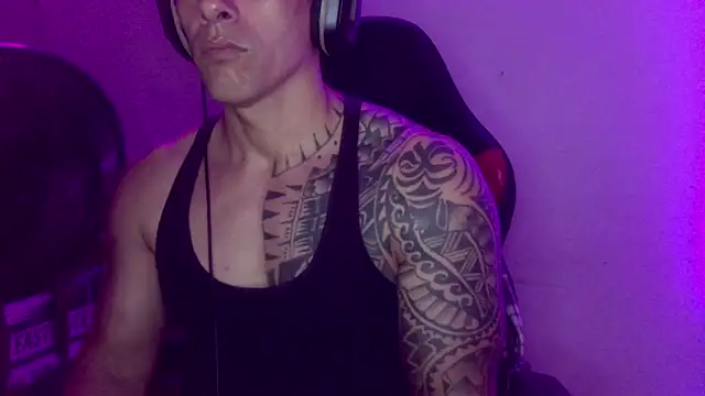 Adam_Dom