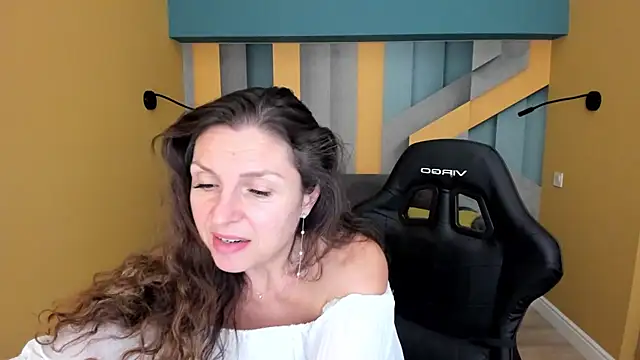 EllaLong live cam on StripChat