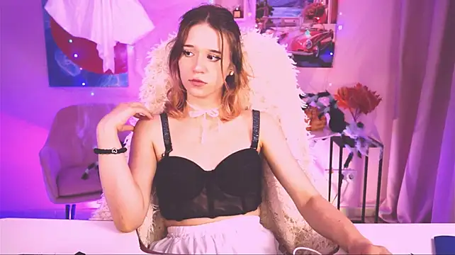 InnaHarris live cam on StripChat