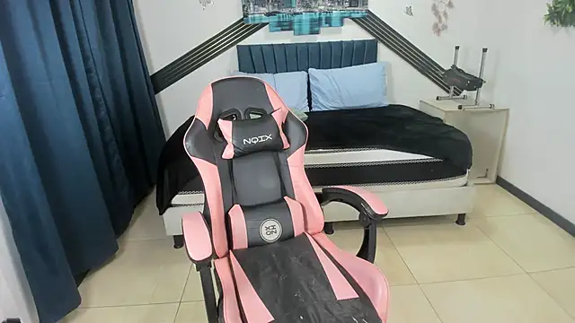 Selena_Gold11 live cam on StripChat