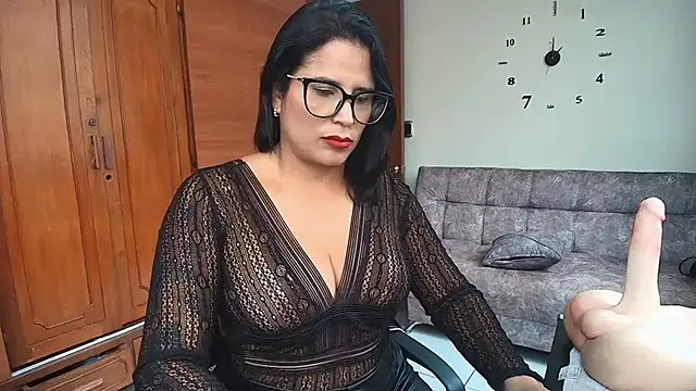 Majo_Soussa live cam on StripChat