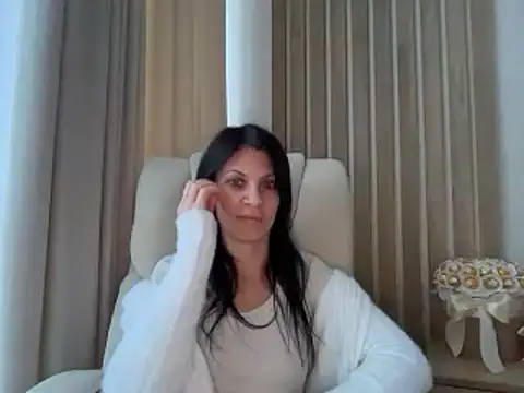 InjaAtHome live cam on StripChat
