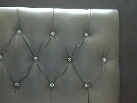 hOTY_karina live cam on StripChat