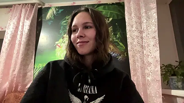 EmmaShyline live cam on StripChat
