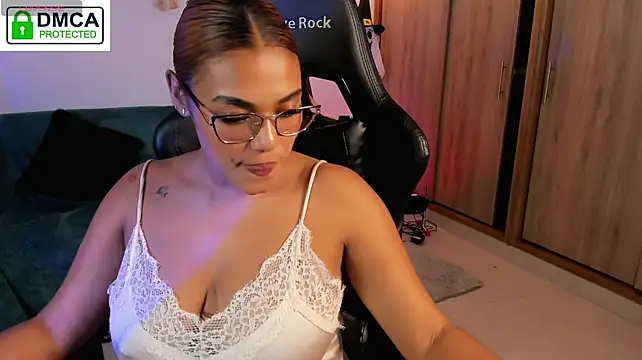 aleja_montiel__ live cam on StripChat