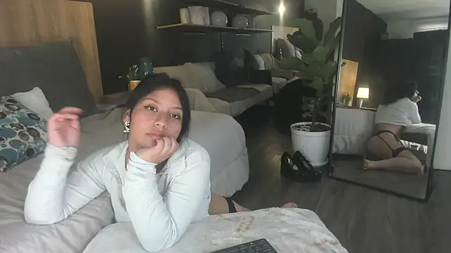 Savannah_Cameron live cam on StripChat