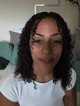 SweetPetiteNoir webcam