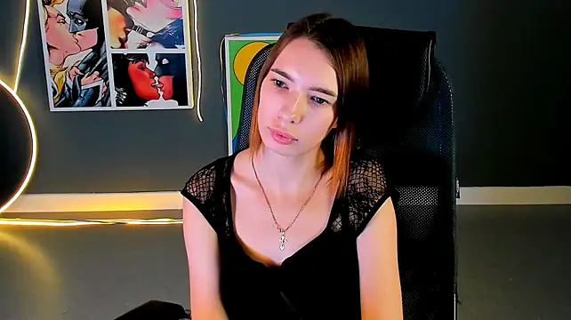 ElzaMadison live cam on StripChat
