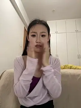 zhizhi03 live cam on StripChat