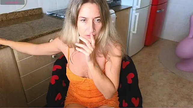 lunamix (F milf) - FIRST SQUIRT OF THE WEEK! FUCK ME HARD💦