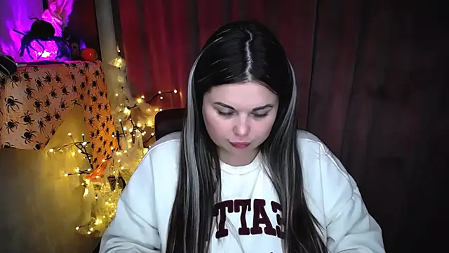 Emily_Mo