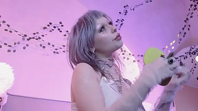 EffieRay live cam on StripChat