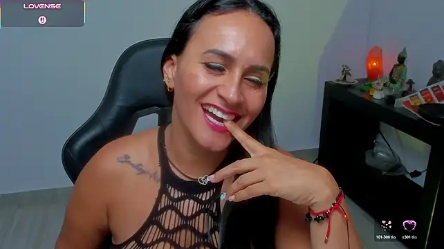 Sara_Charmy live cam on StripChat