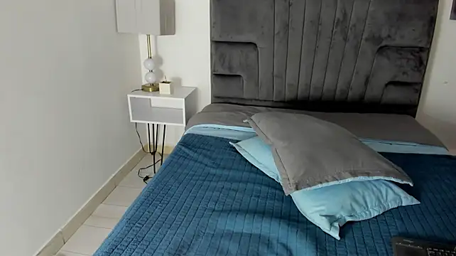 Charlie___Musk live cam on StripChat