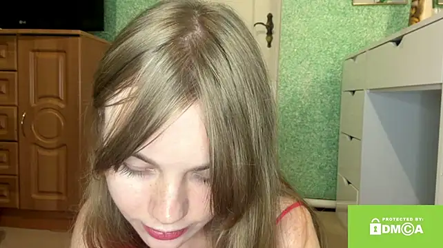 SunnyStrike live cam on StripChat