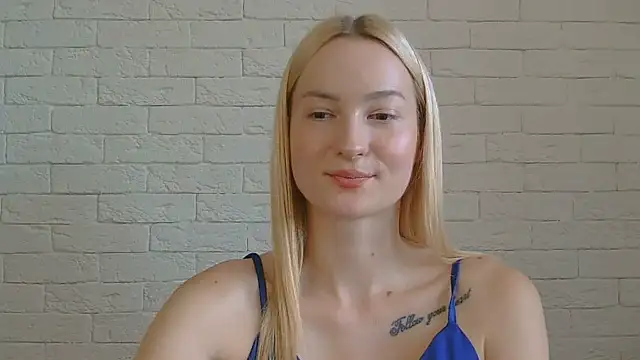 Alice_Sweet_01 live cam on StripChat